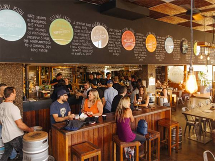 クラフトブルワリー併設のタップルーム